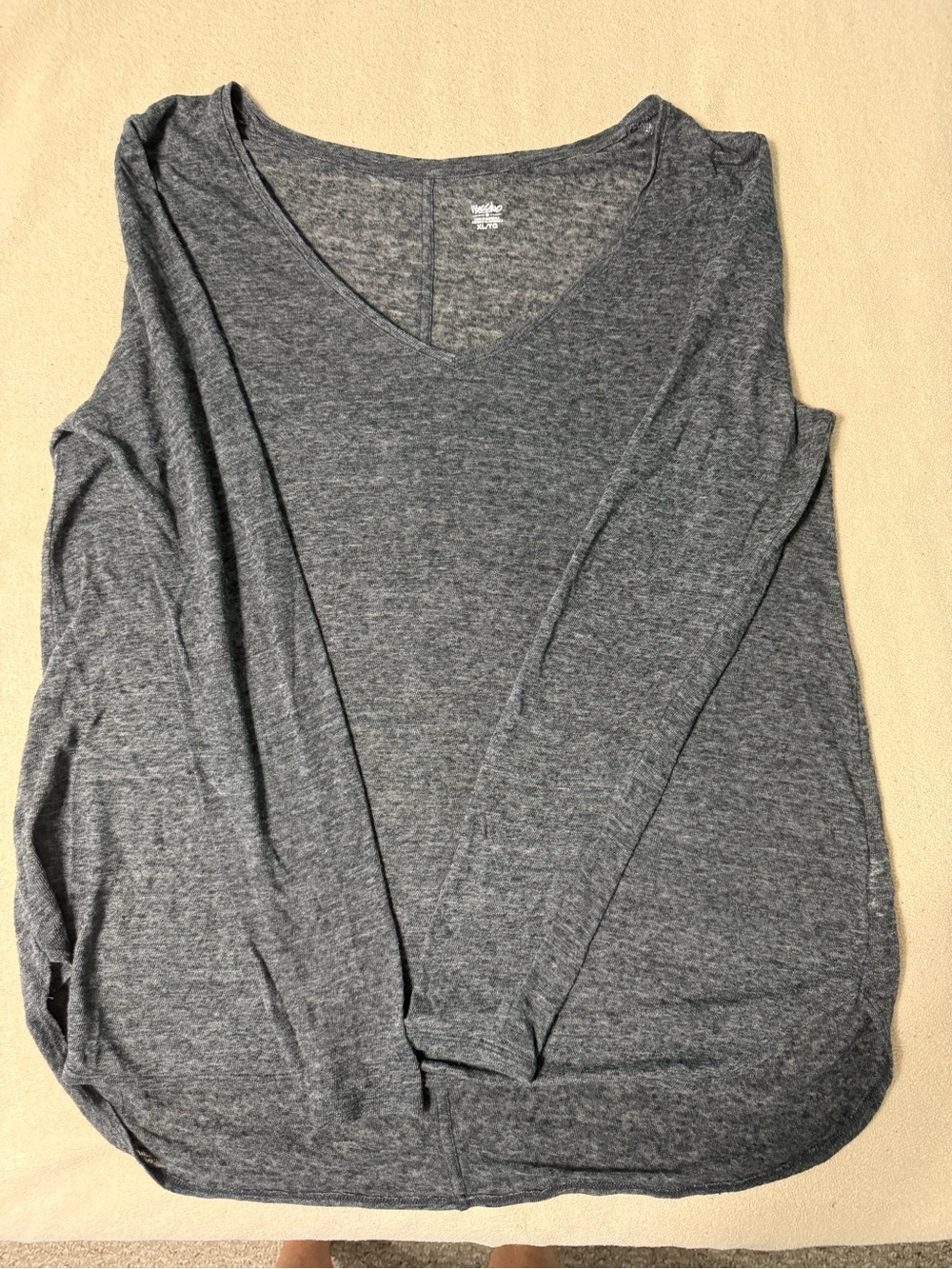 Mossimo Supply Co. Women's Heather Gray V-Neck Long Sleeve Top